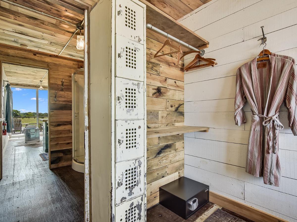 Flophouze Shipping Container Hotel Round Top Exterior photo