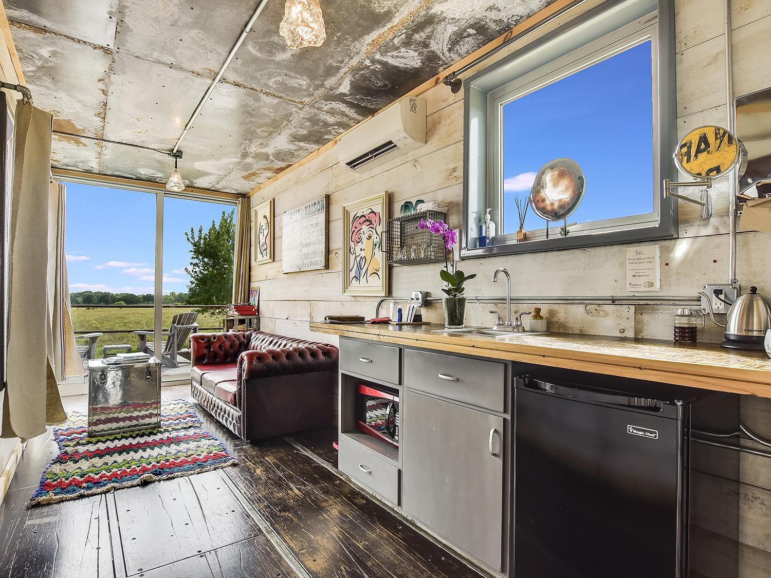 Flophouze Shipping Container Hotel Round Top Exterior photo
