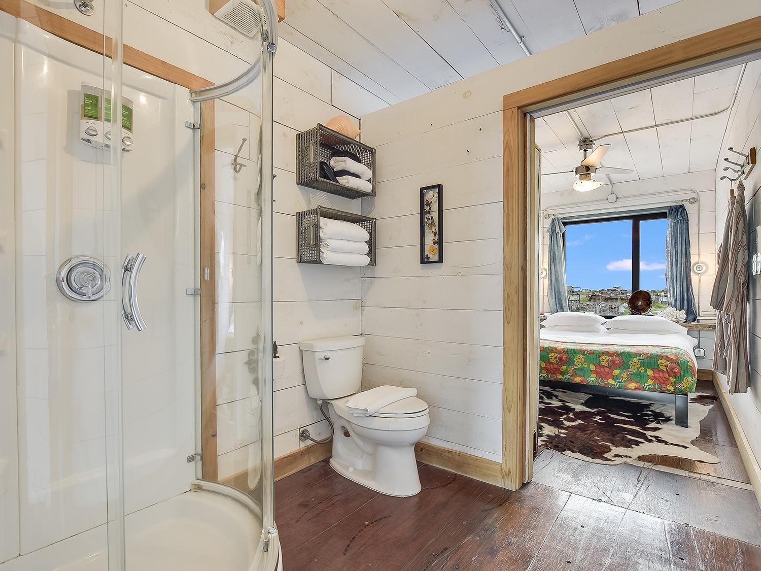 Flophouze Shipping Container Hotel Round Top Room photo